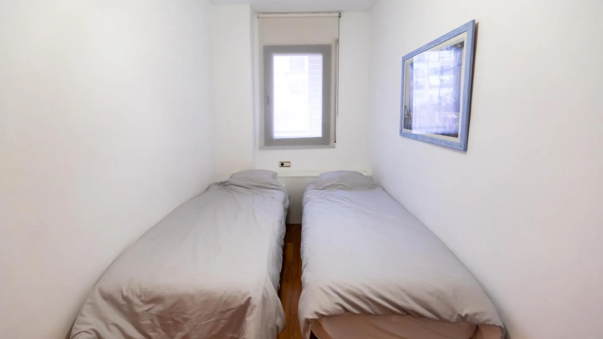 דירות ברצלונה Comfy Downtown + Private Terrace