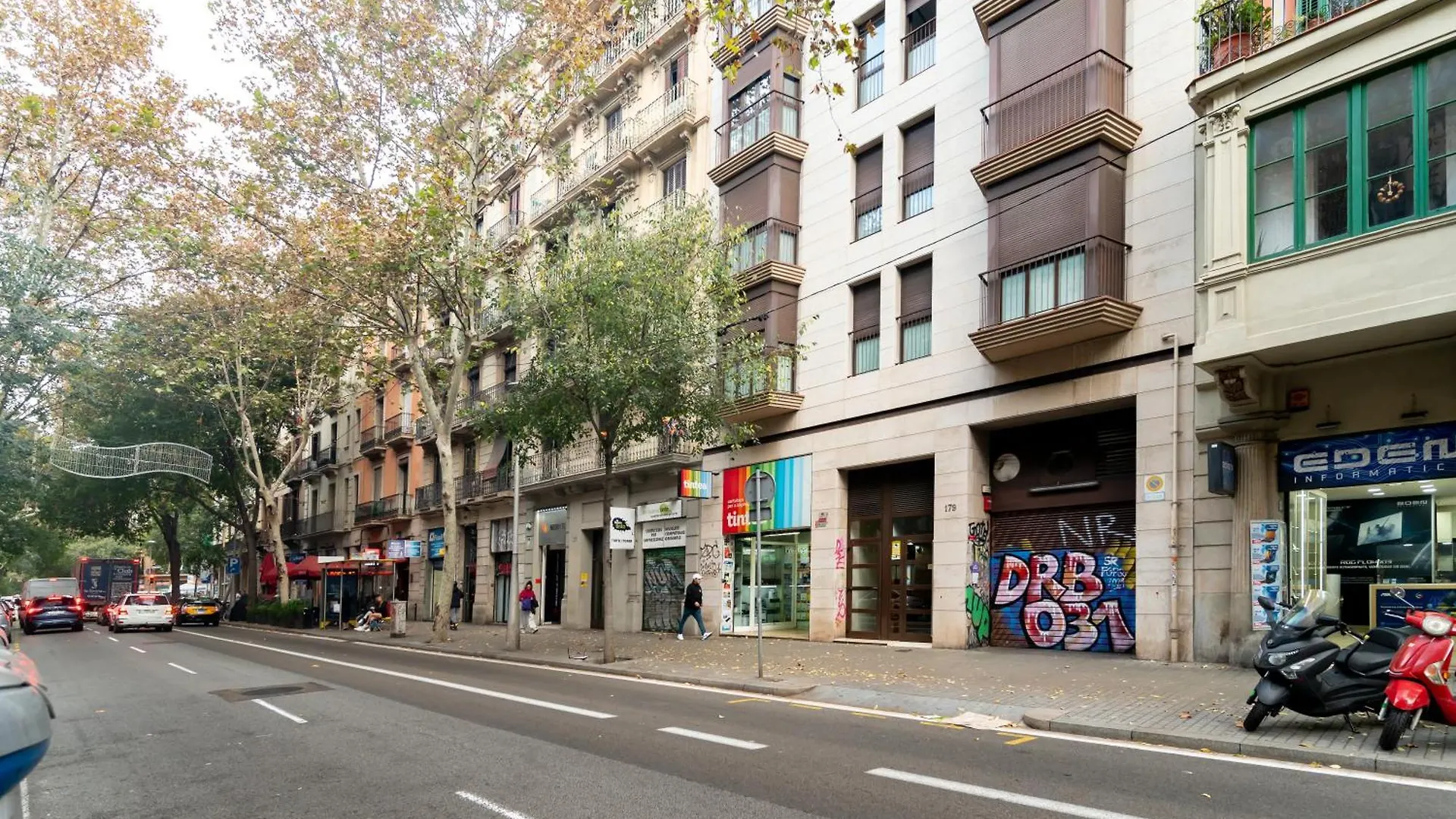 דירות ברצלונה Comfy Downtown + Private Terrace