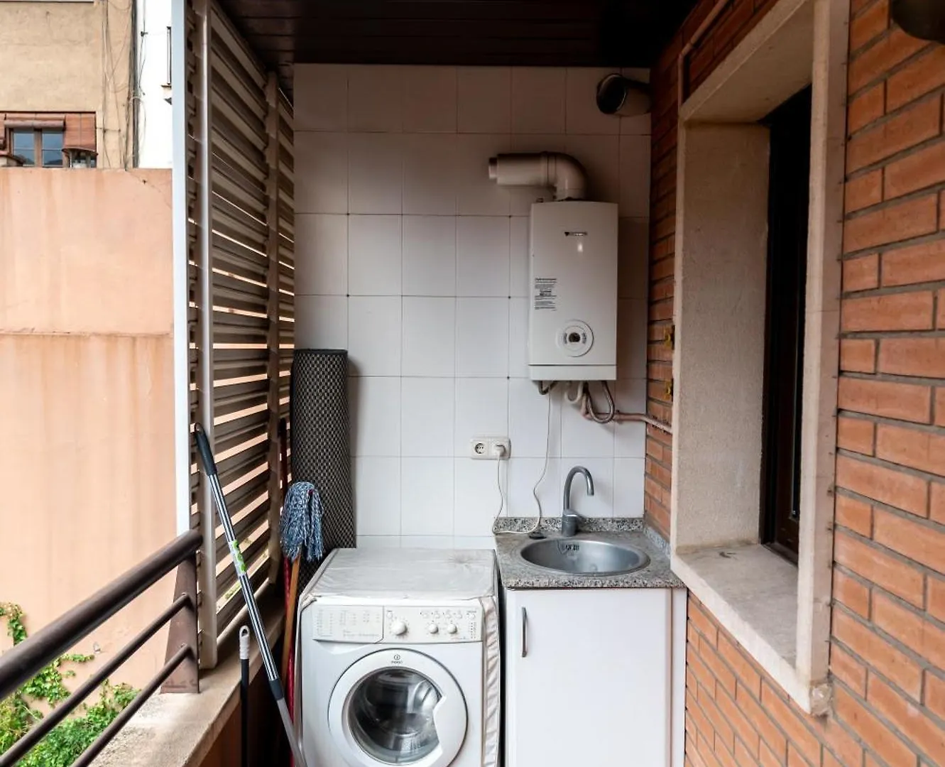 דירות ברצלונה Comfy Downtown + Private Terrace 0*,  ספרד